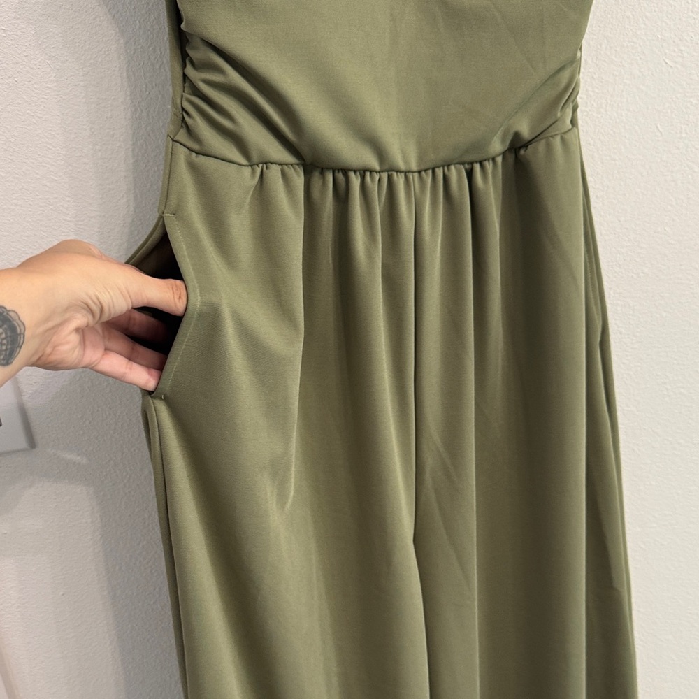 HALARA Sleeveless Olive Green V-Neck forming Jumpsuit size SMALL - Picture 5 of 11